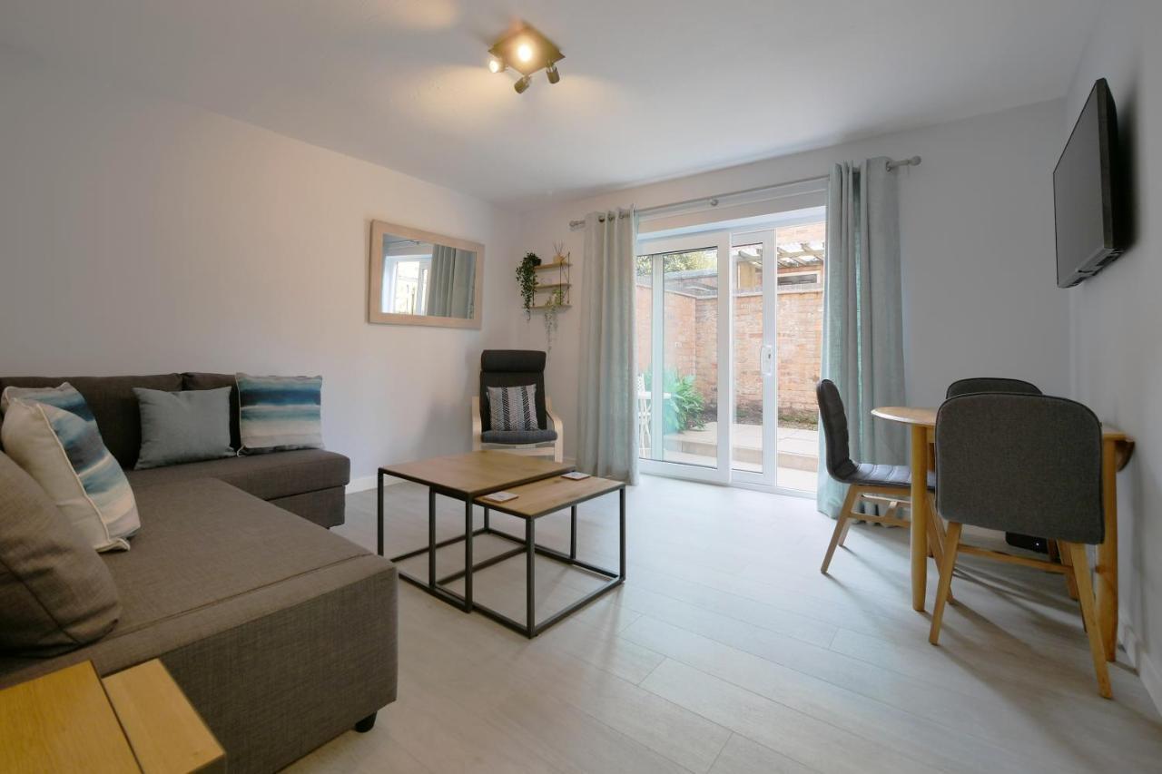 Crewe Short Lets 1 Victoria Court, Crewe Apartment Exterior foto