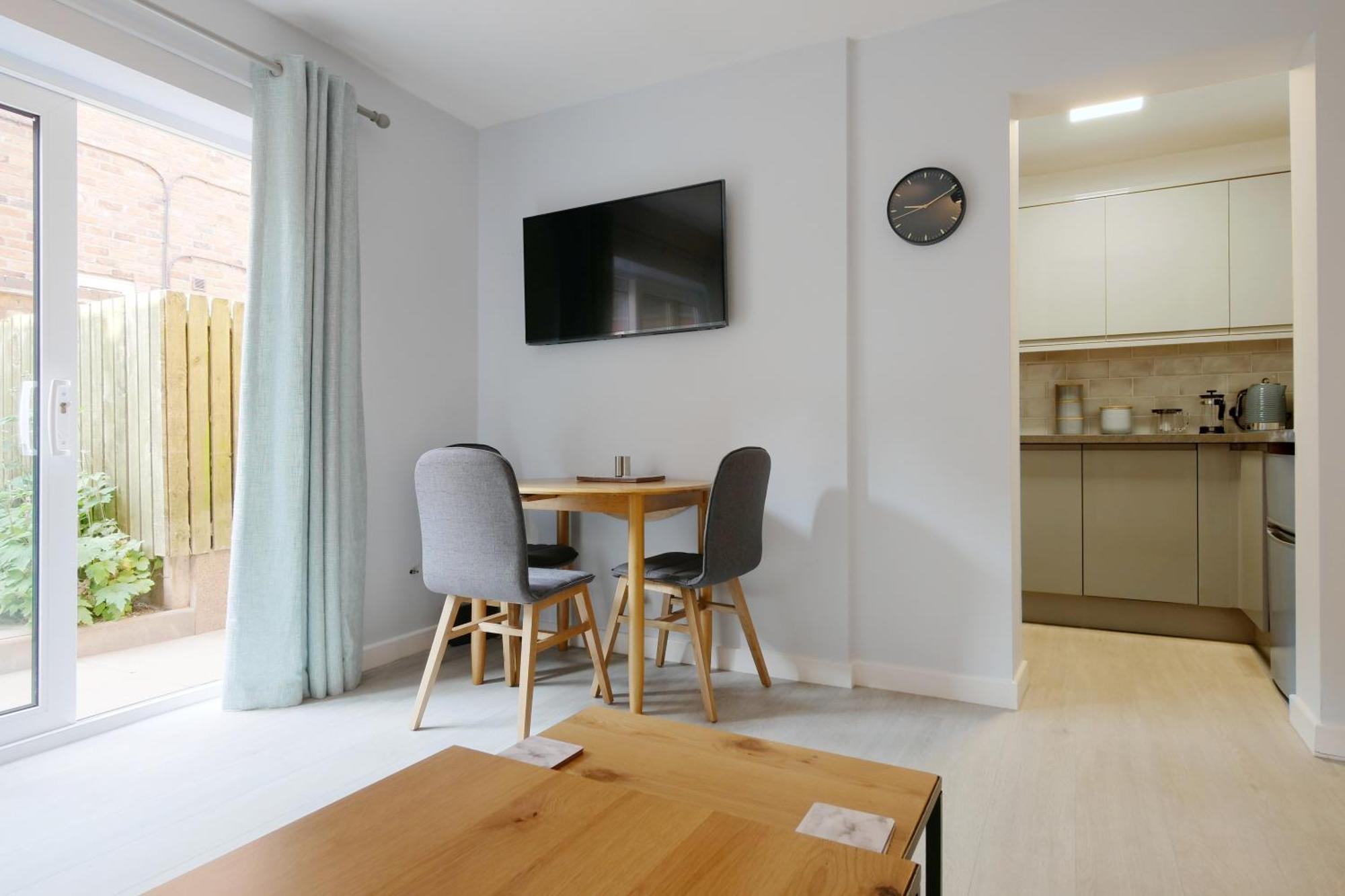 Crewe Short Lets 1 Victoria Court, Crewe Apartment Exterior foto